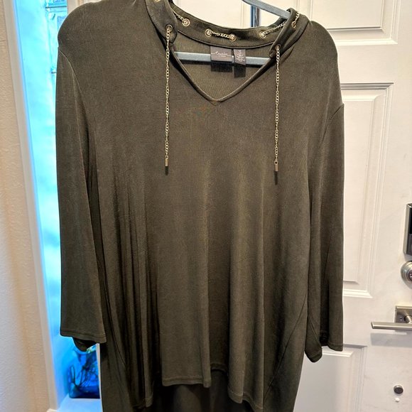 Chico’s Travelers Chain-Detail Olive Color Top Size 4 (XXl 2XL 20) - Picture 2 of 7